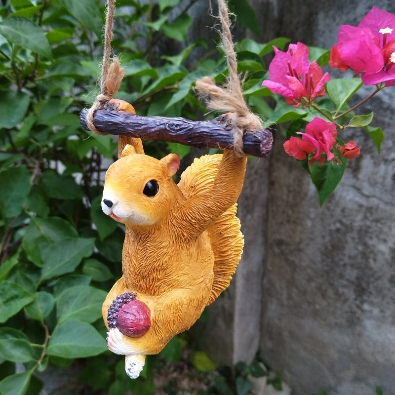 Garden courtyard outdoor decoration squirrel resin pendant